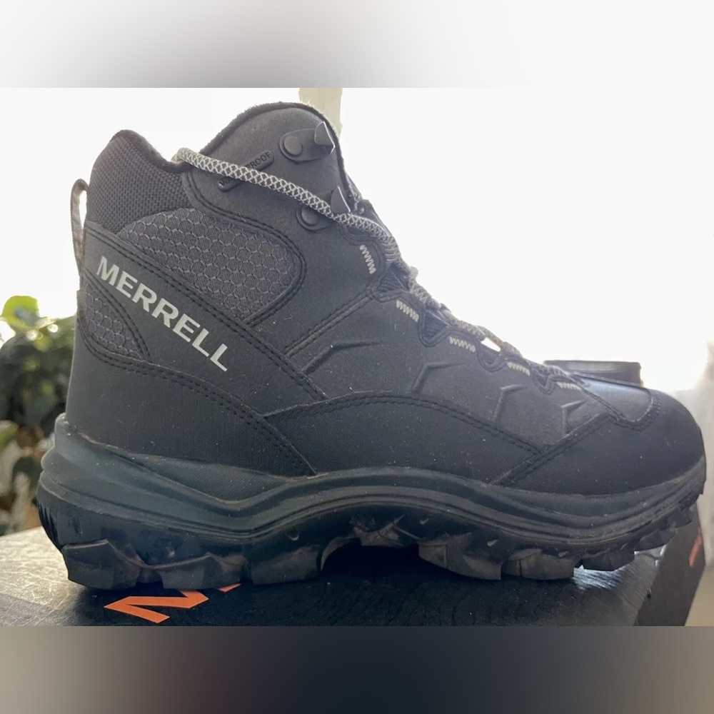 Merrell Women's Thermo Chill Mid Waterproof Hiking Boots J16466W SIZE 8 Wide